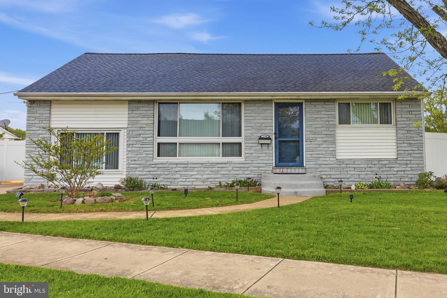2500 Woodlawn Drive, Bristol