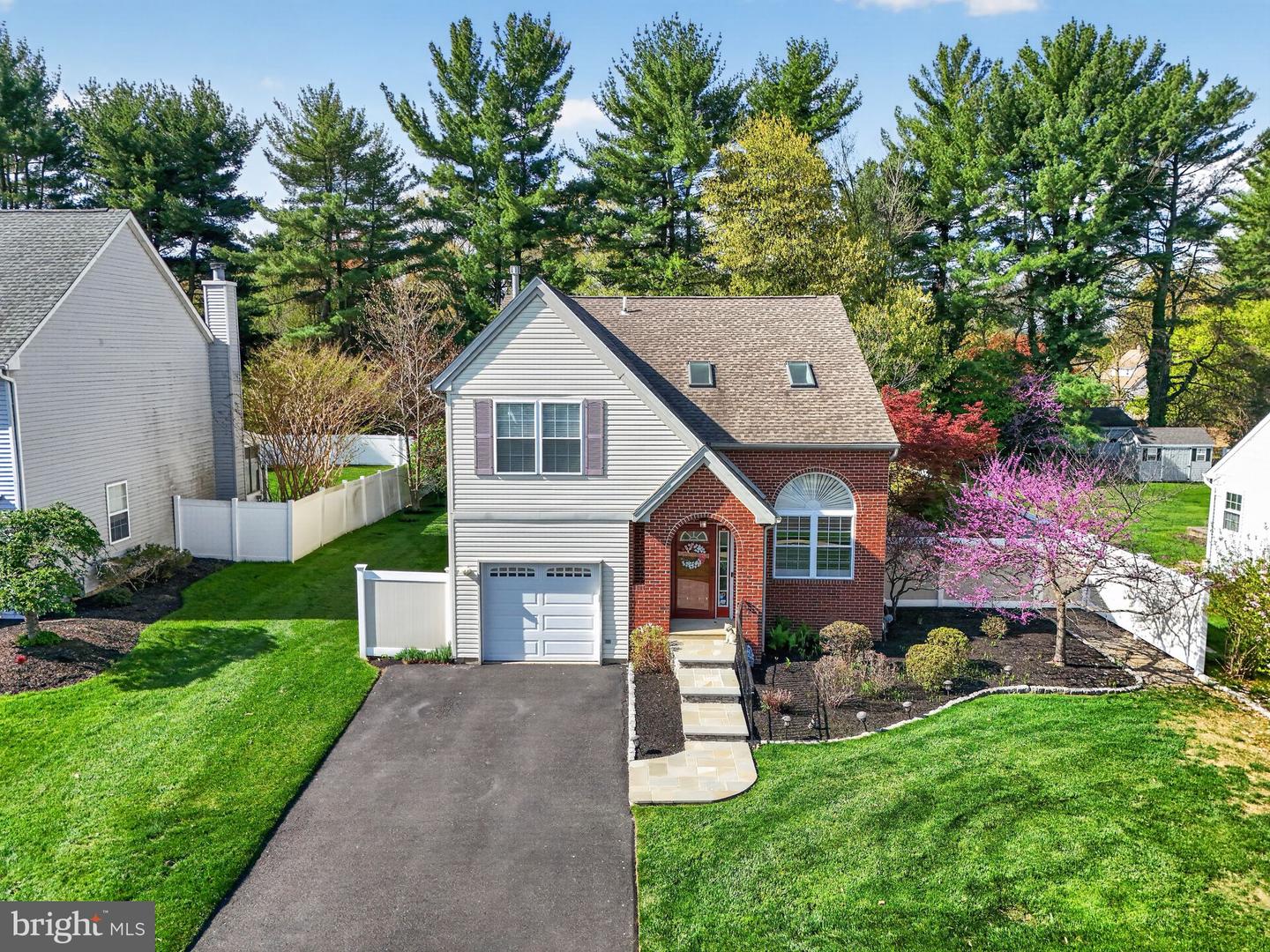 542 Zinn Drive, Southampton