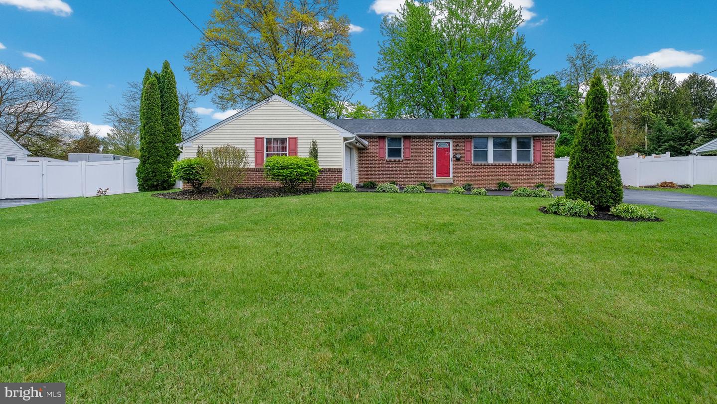 717 Longstreth Road, Warminster
