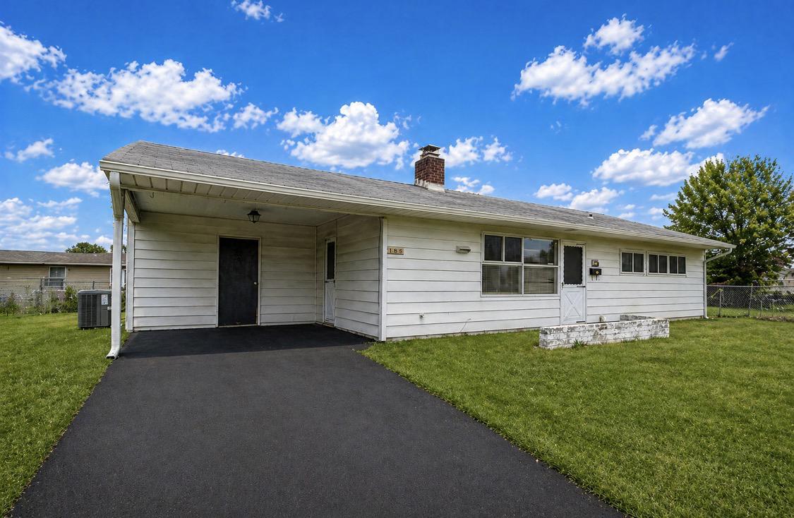 188 Farmbrook Drive, Levittown