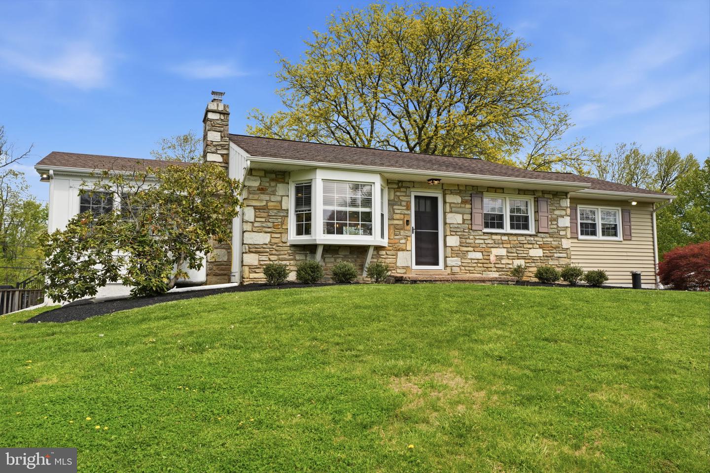 83 Wrenwood Way, Newtown