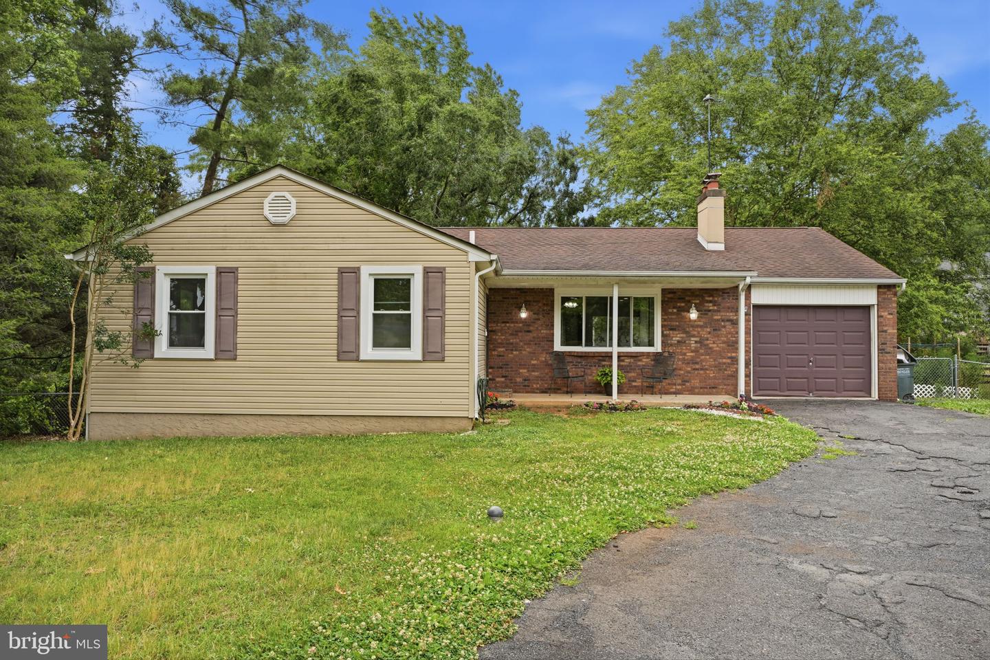 1000 Manor Lane