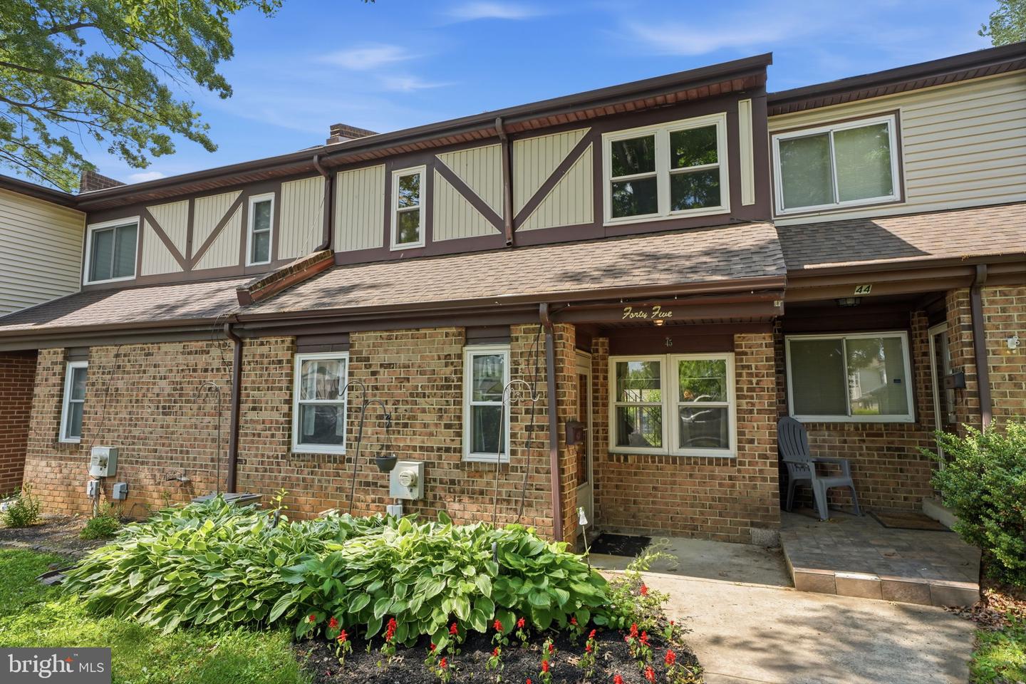 45 Hollybrooke Dr
