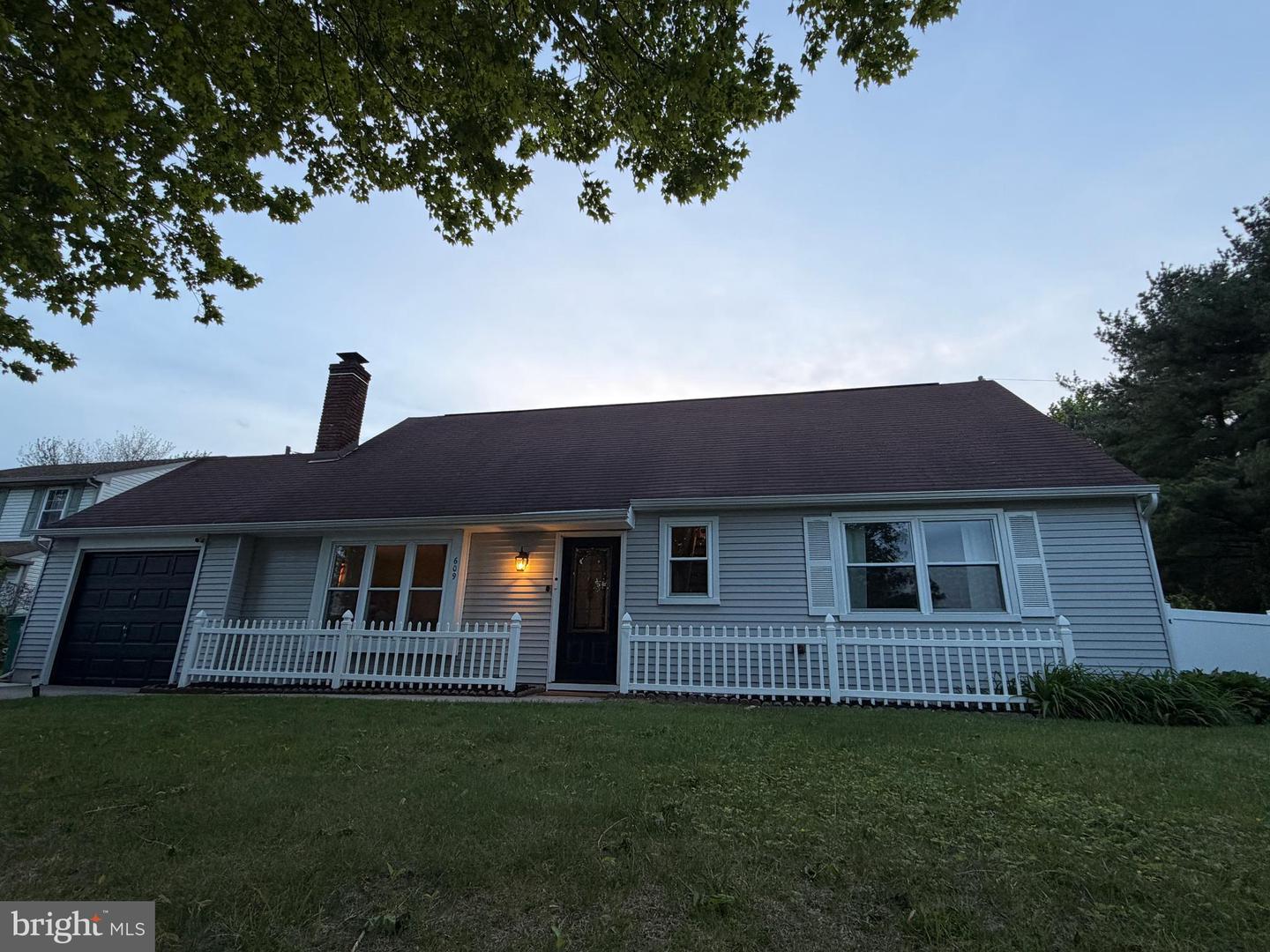 609 S Queen Anne Drive, Fairless Hills