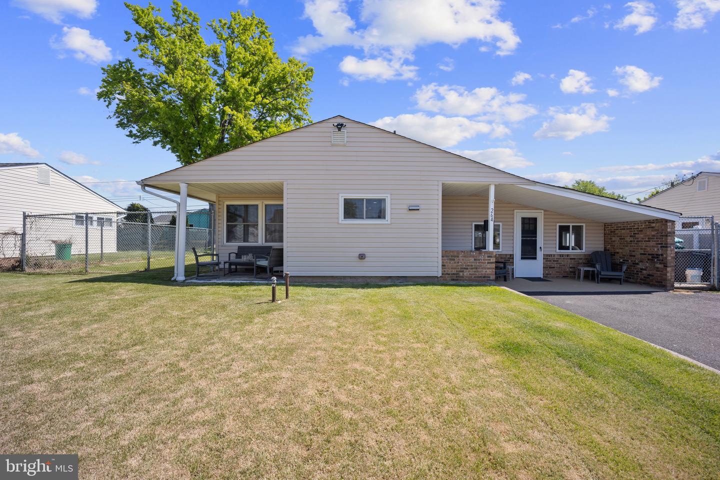 264 Goldenridge Drive, Levittown