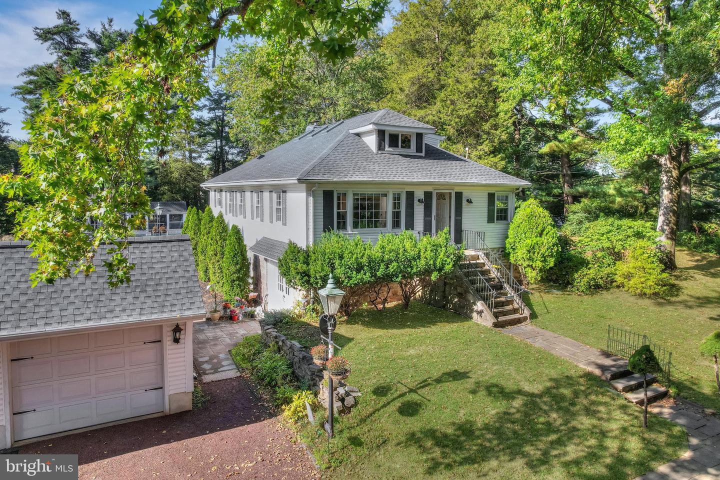 713 Ardsley Court