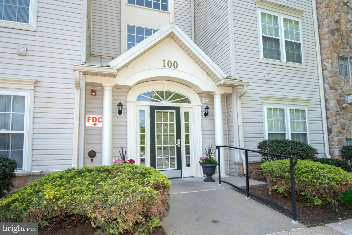 100 Fiddleleaf Lane #102, Warrington