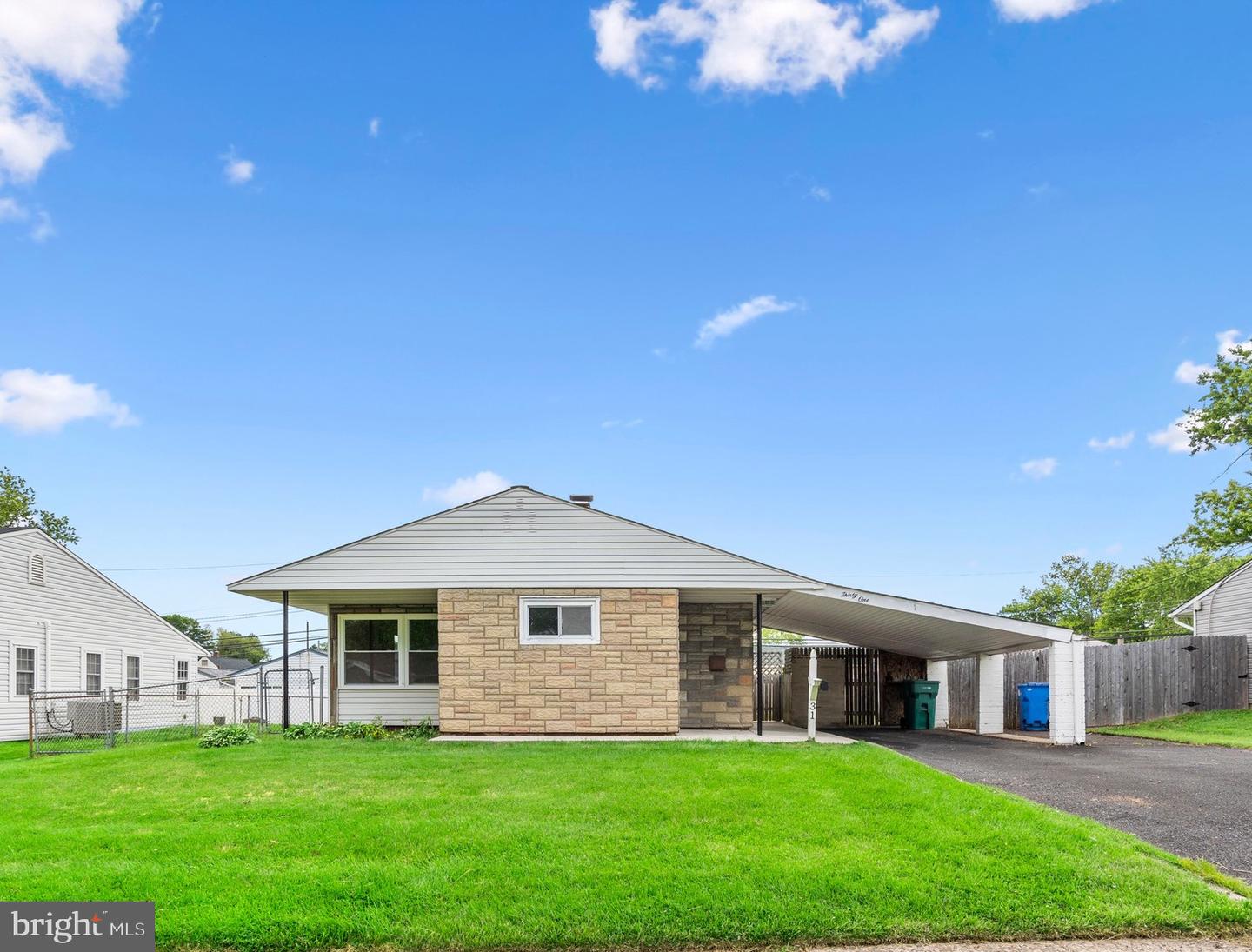 31 Gentle Road, Levittown