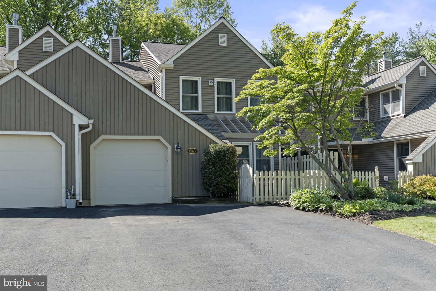 1563 Applewood Circle, Yardley