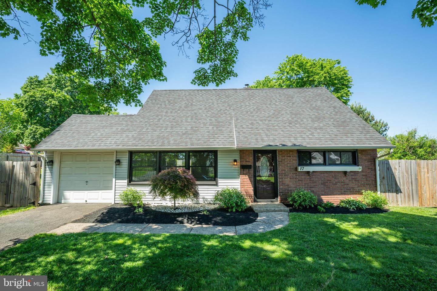 17 Cloister Road, Levittown