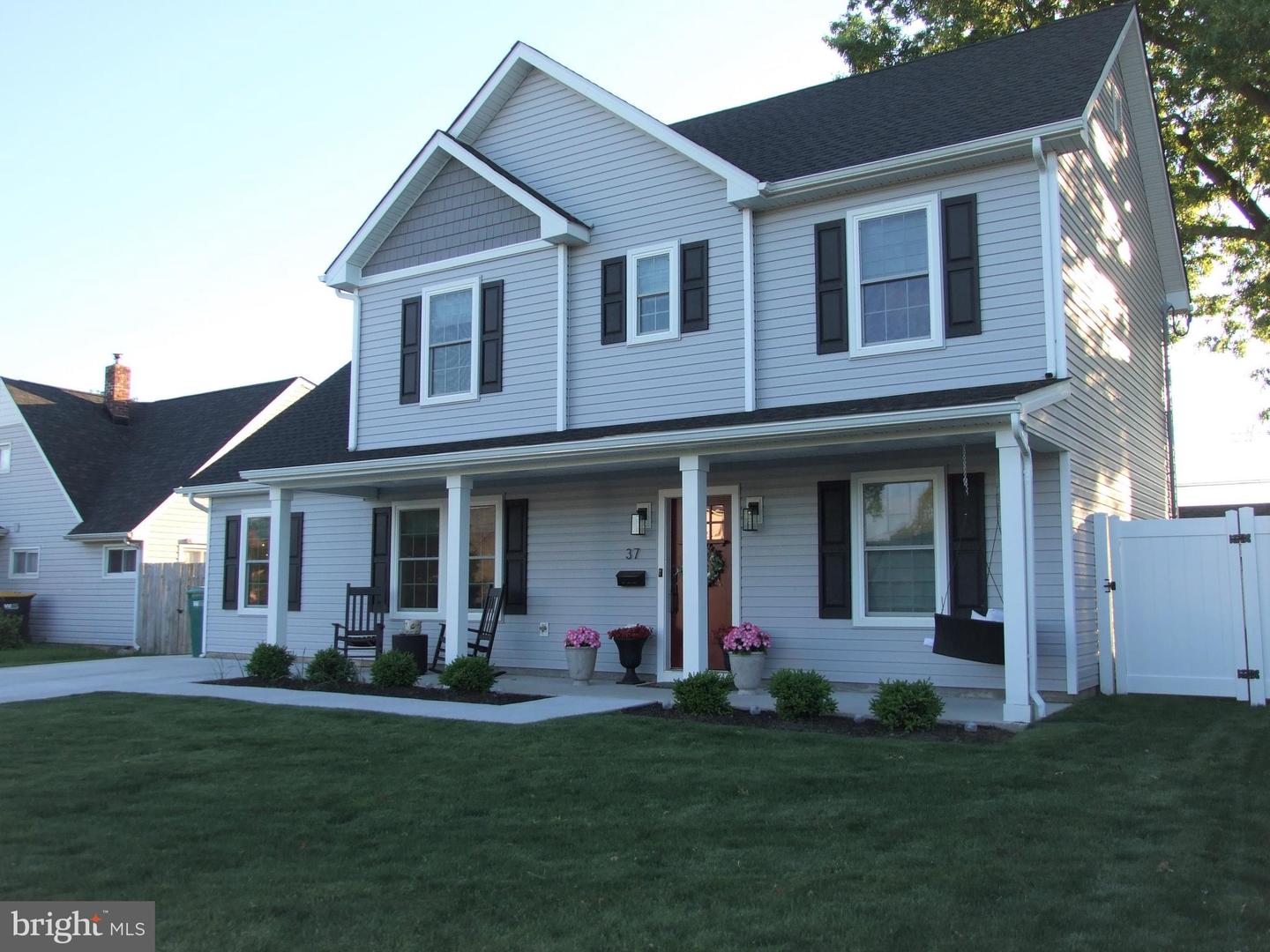 37 Narcissus Lane, Levittown