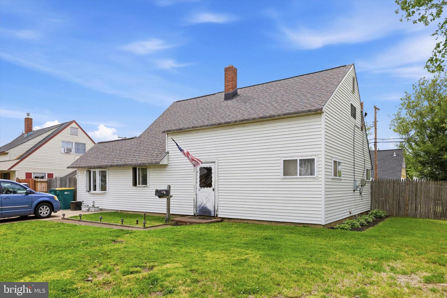 59 Coral Lane, Levittown