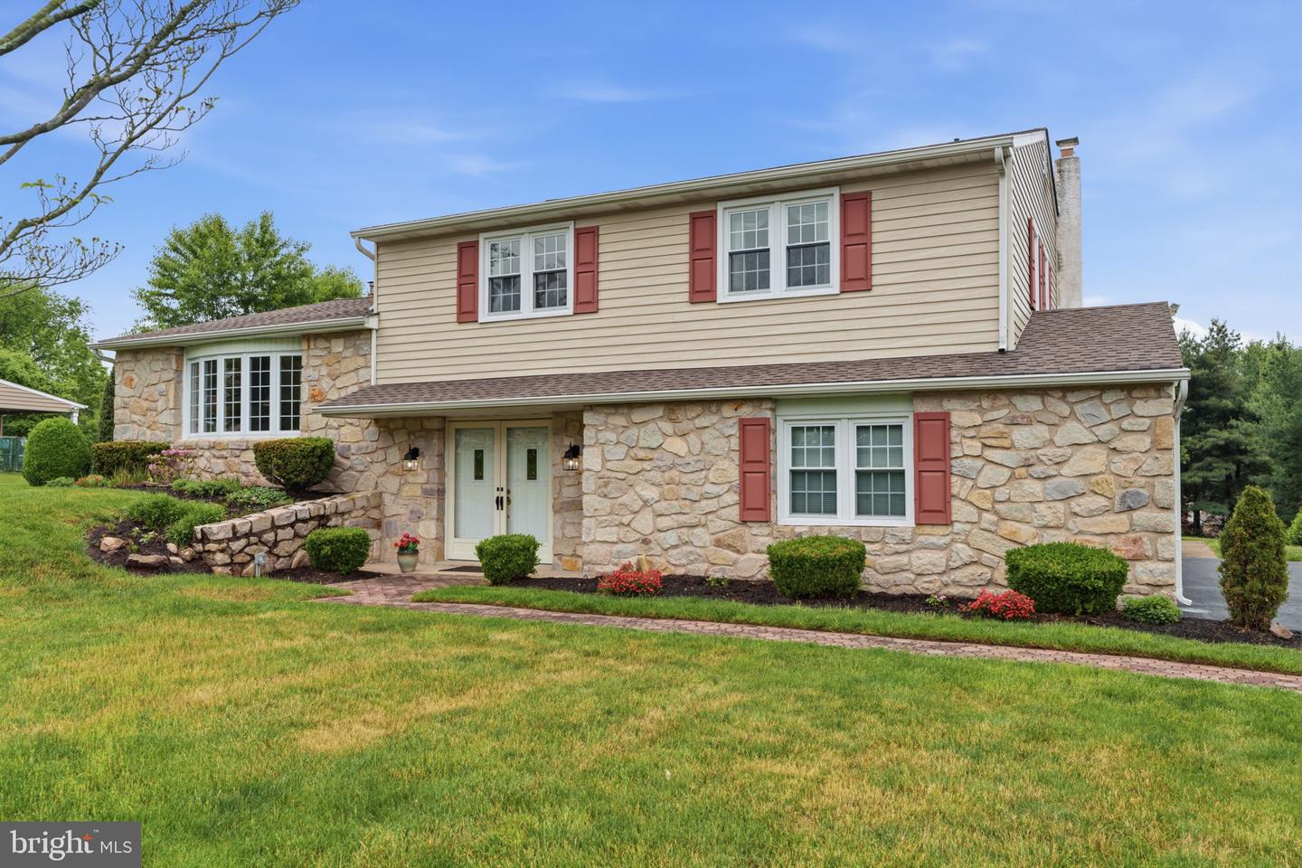 64 Windmill Drive, Holland
