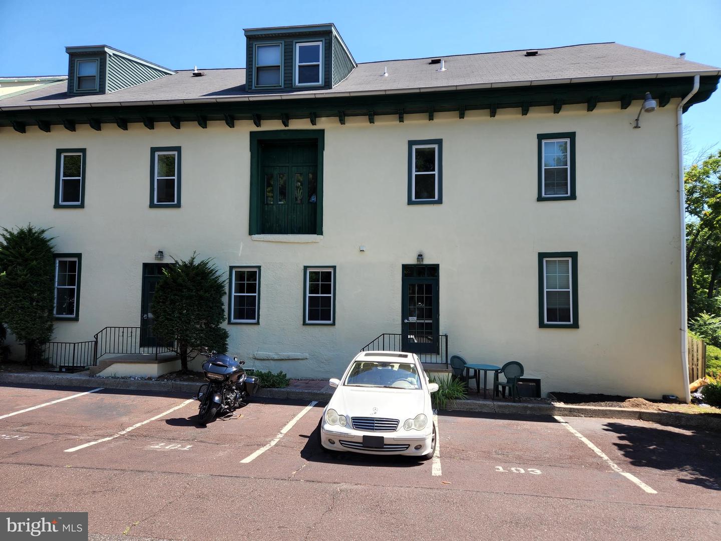 320 N Main Street #202
