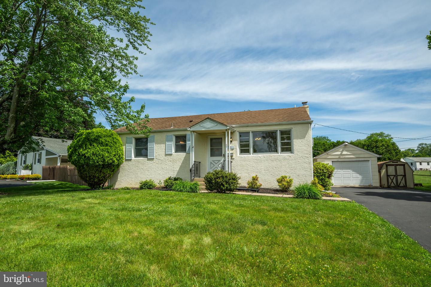 22 Mapleview Drive, Feasterville Trevose