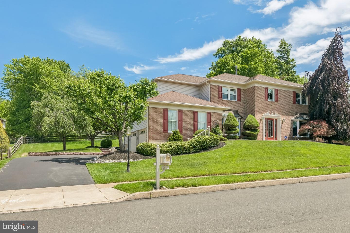 2042 Country Club Drive