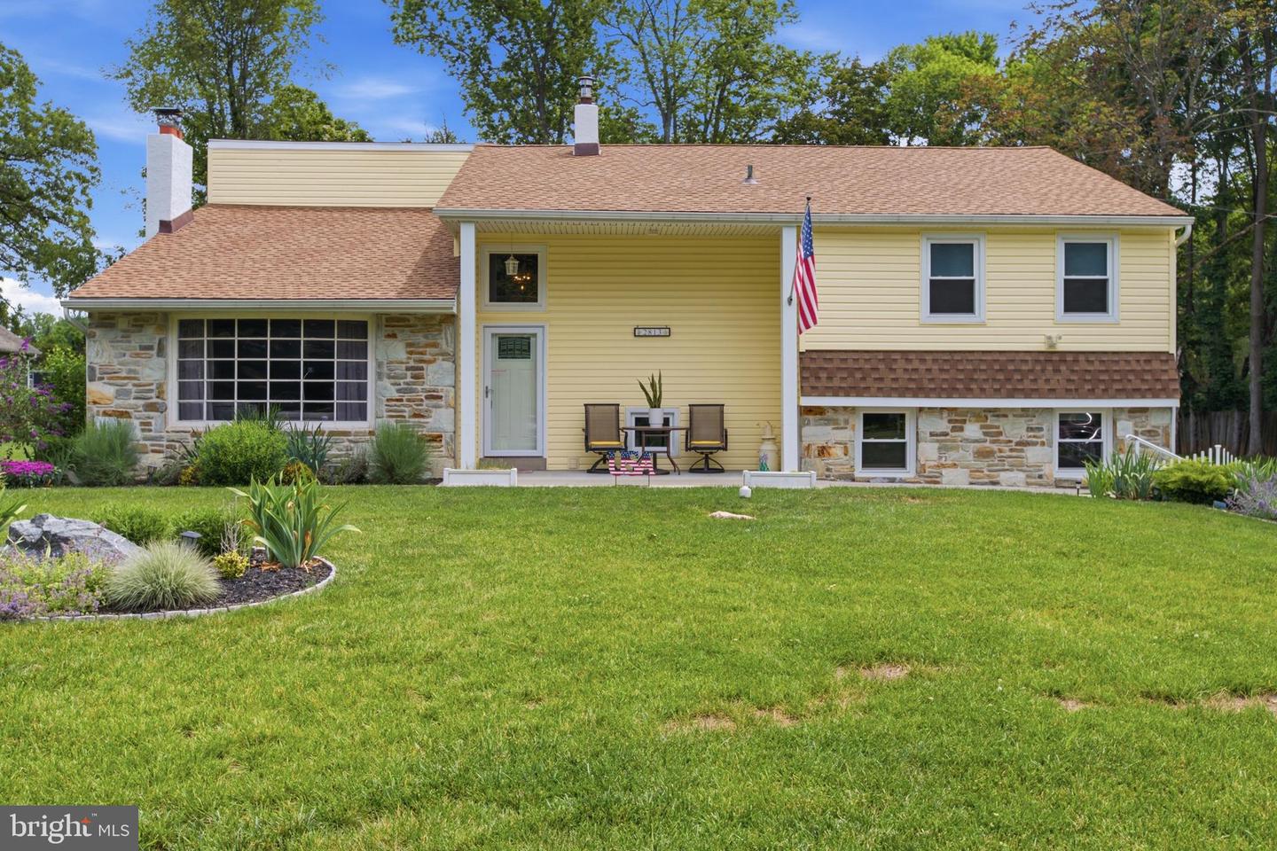 2813 Country Lane