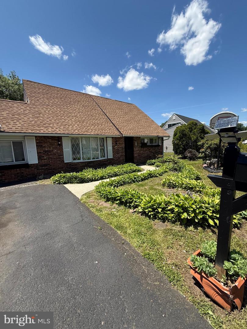 99 Kingwood Lane