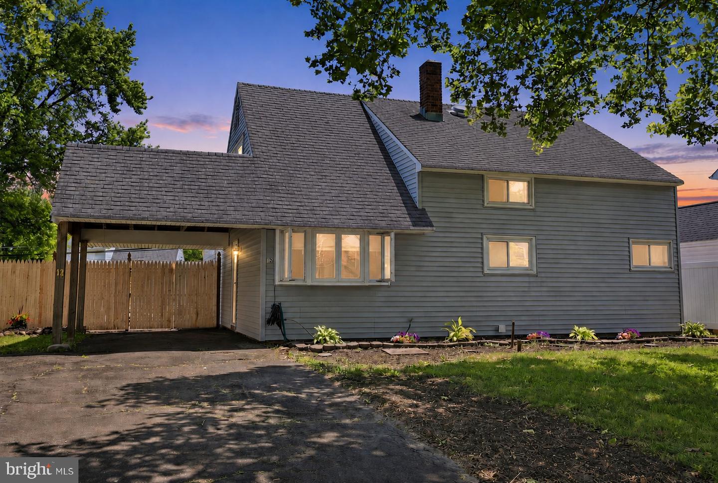 12 Hickory Lane, Levittown