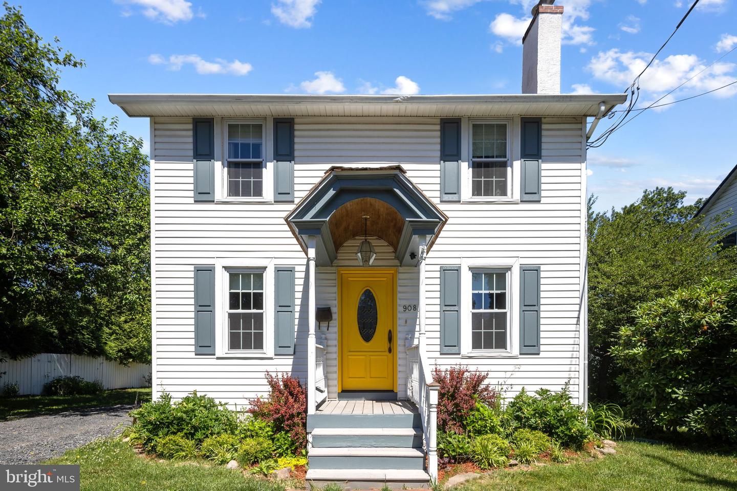 908 2nd Street Pike