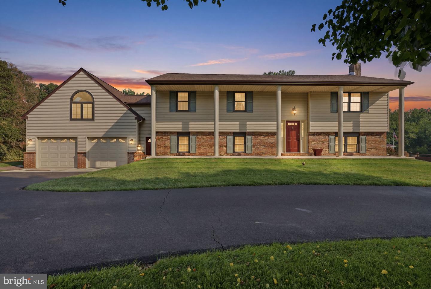 2733 Village Road