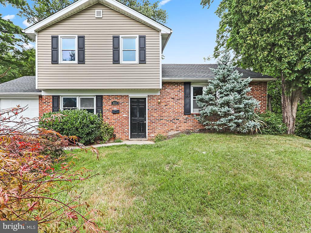 821 Sweetbriar Drive