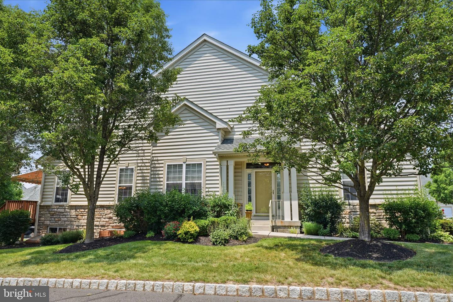 301 Eaton Court #20