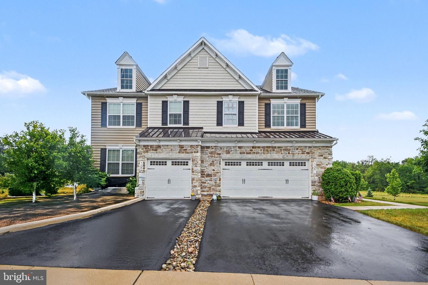 327 W Boulder Drive