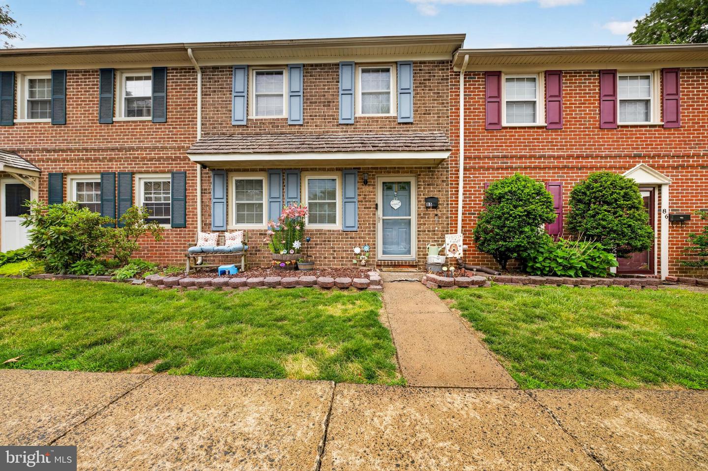 85 Stonegate Village