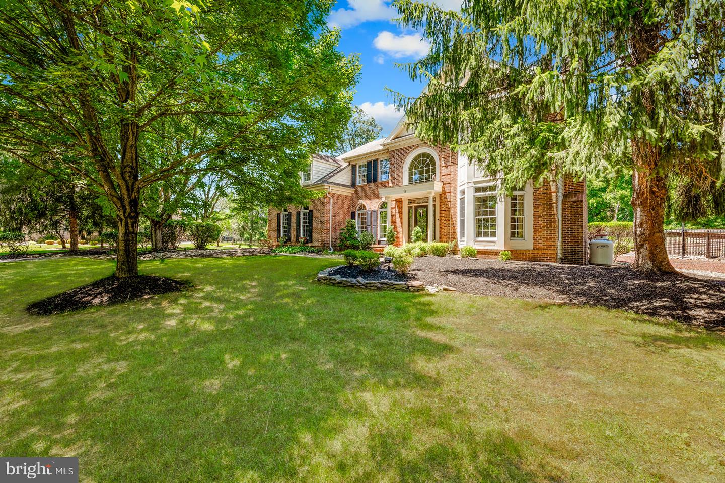8 Golfview Drive