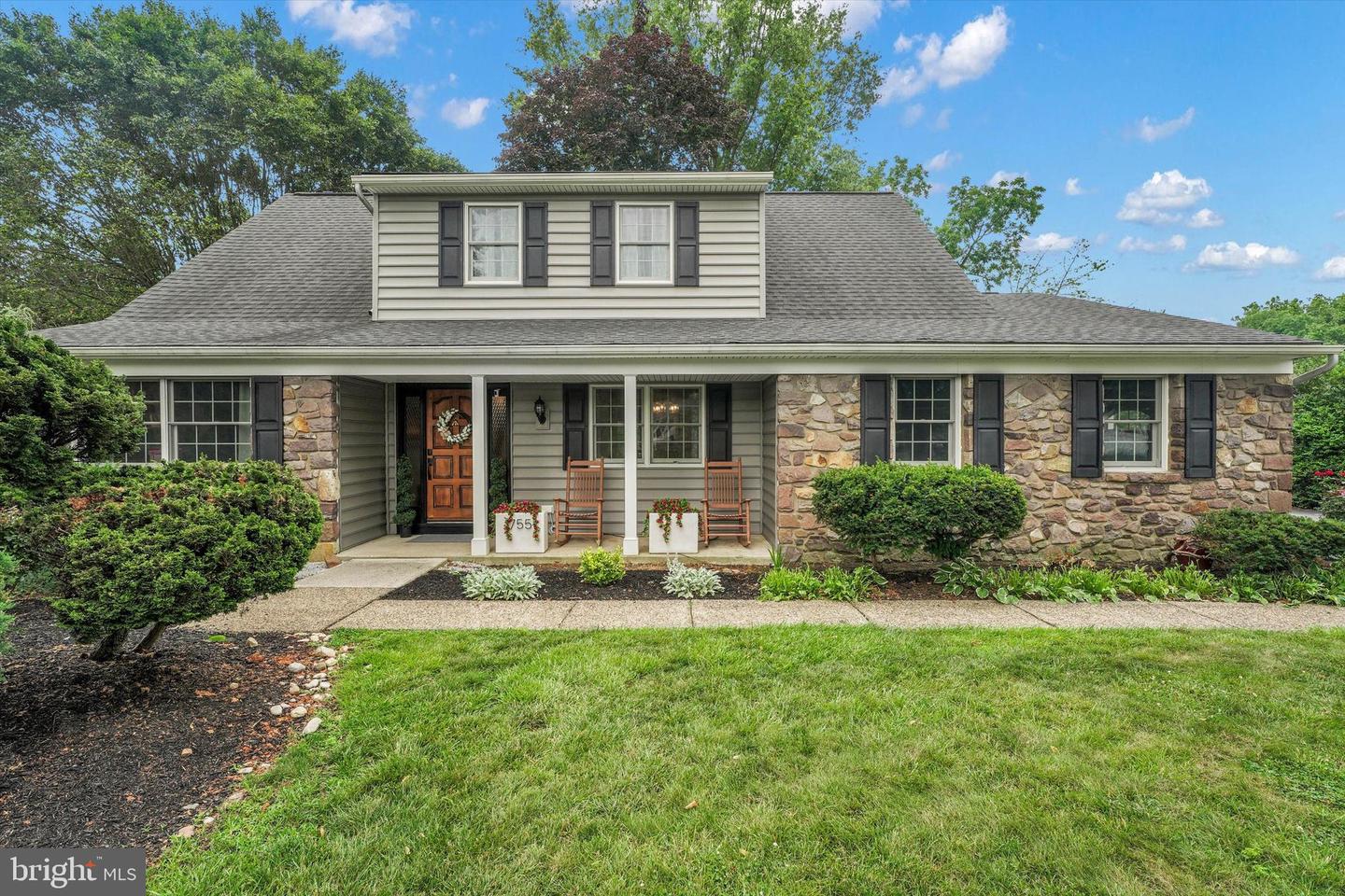 755 Gordon Drive