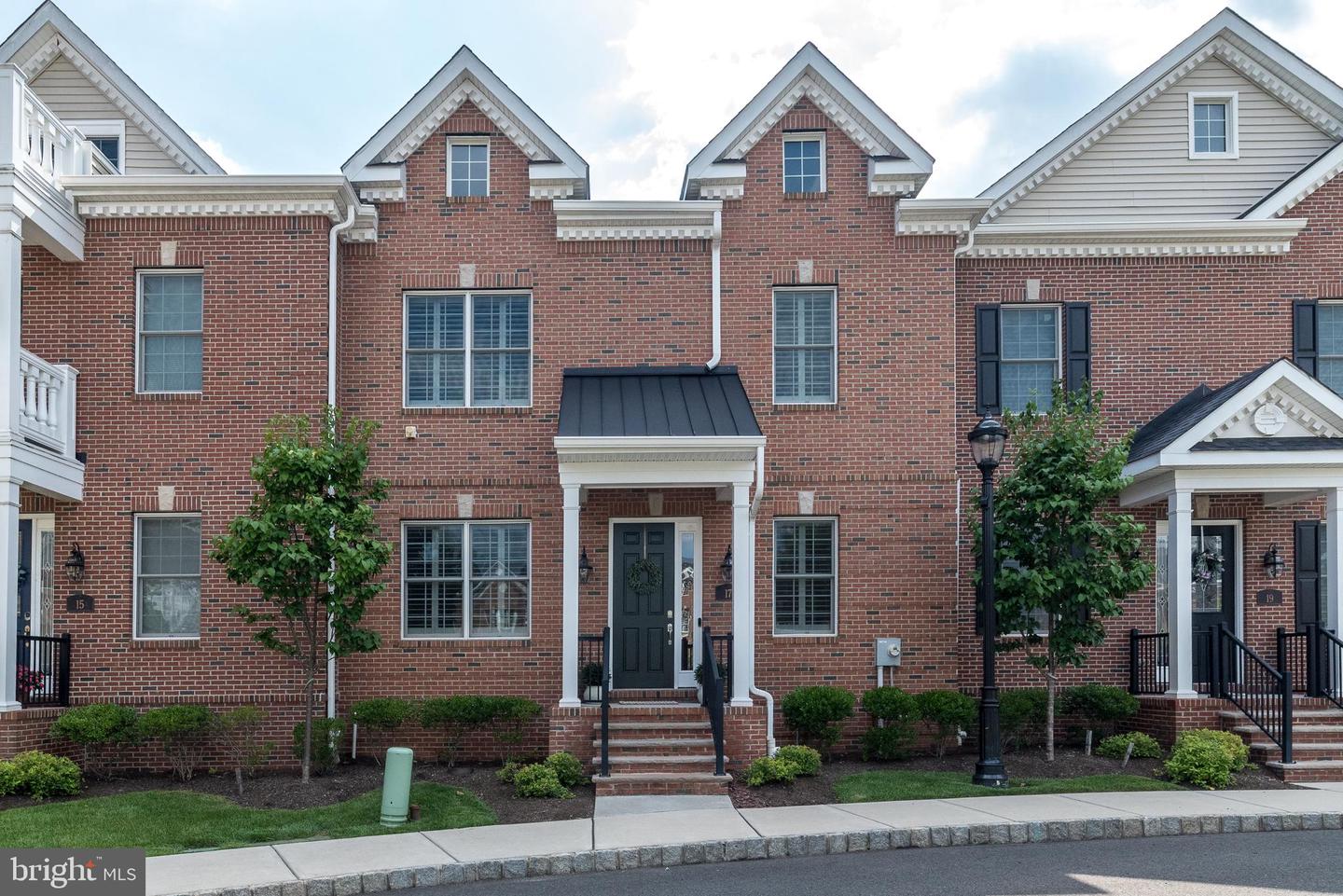 17 Creekview Lane