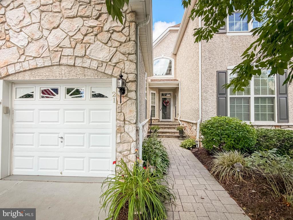 21 Van Artsdalen Drive