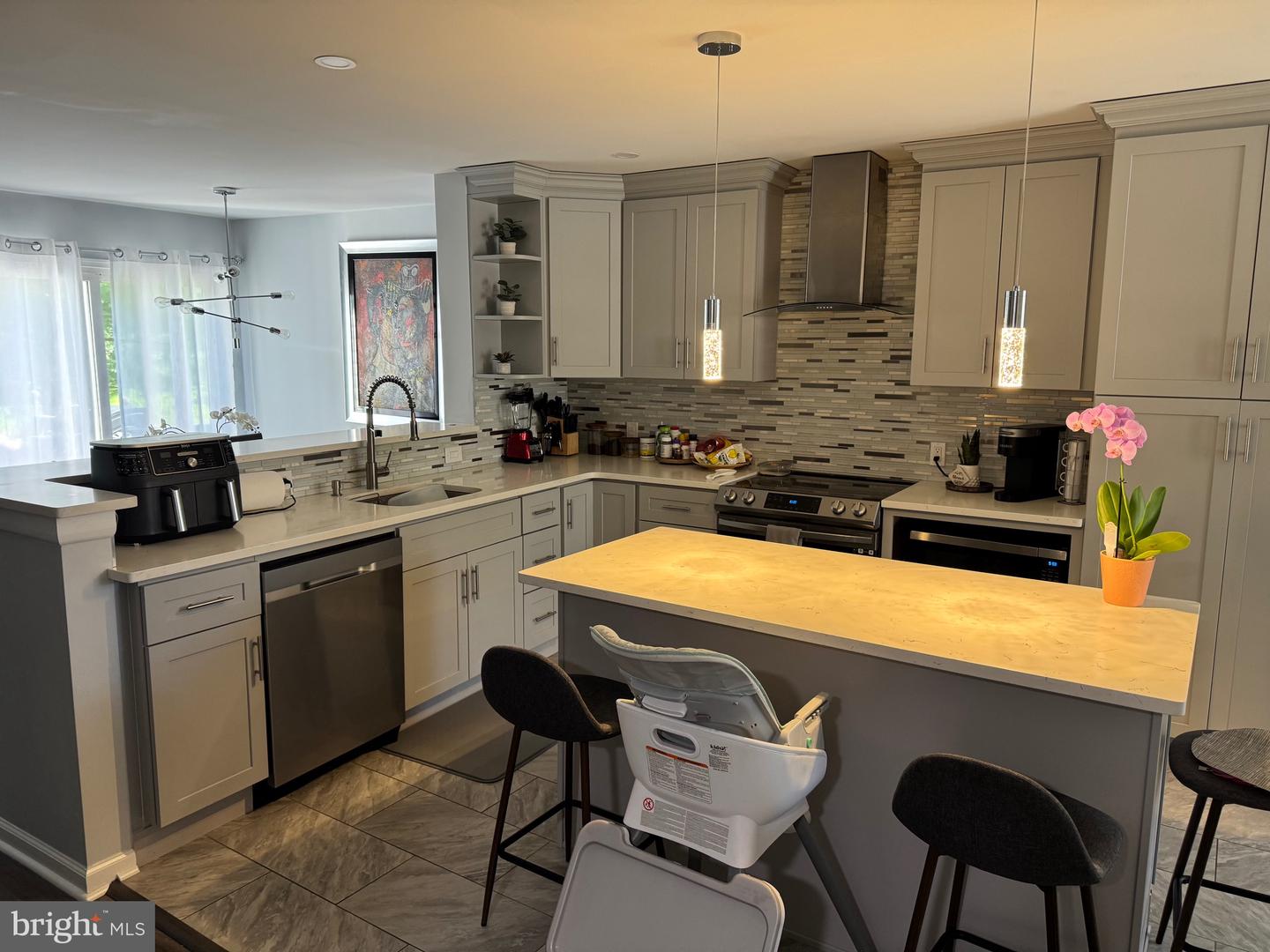 574 S Mount Vernon Circle