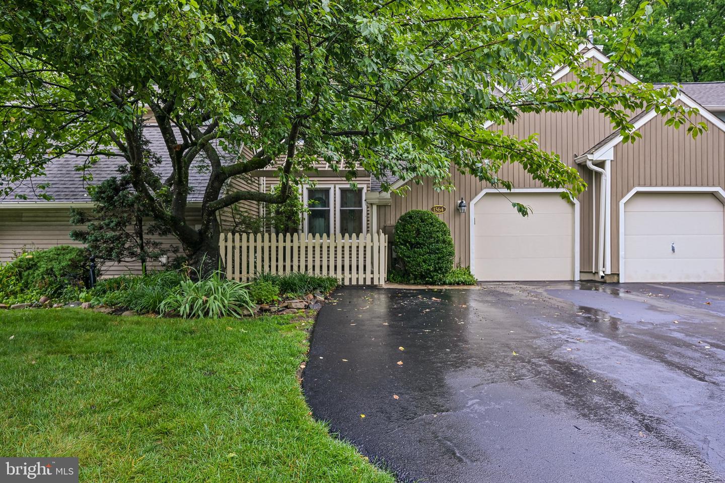 1564 Applewood Circle