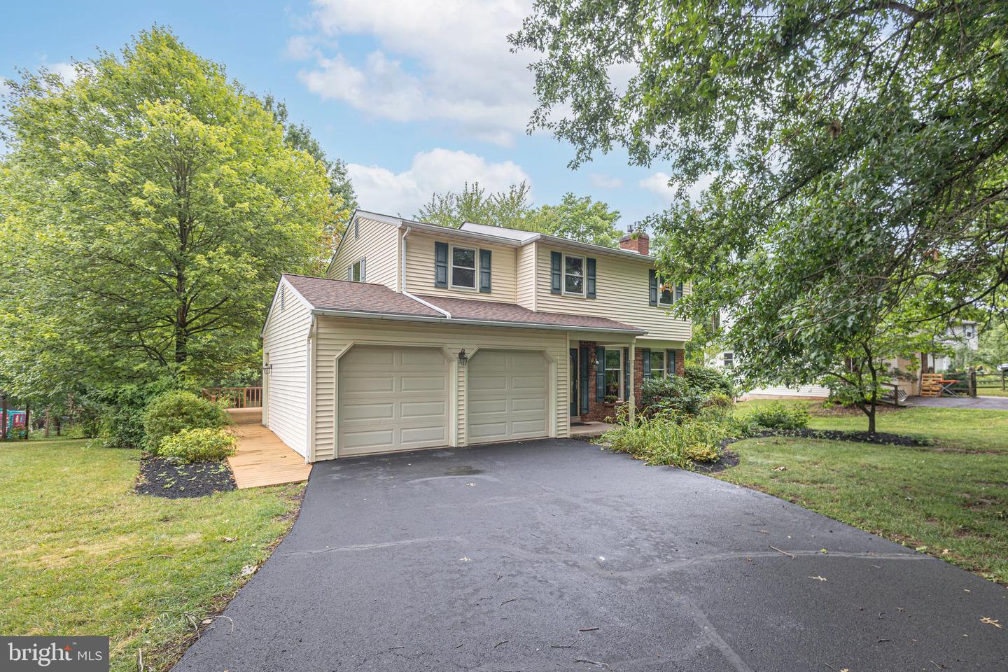 327 Thistle Lane