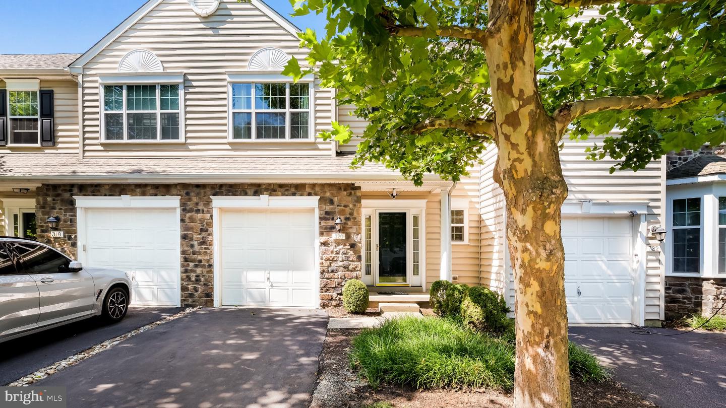 320 Oxford Lane