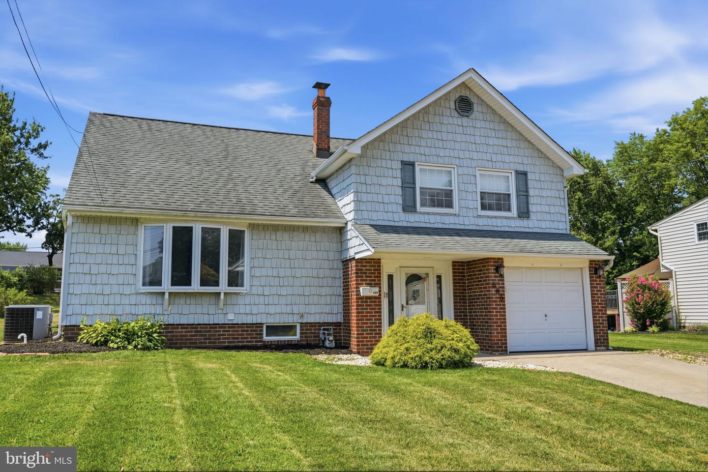 686 Cheryl Drive