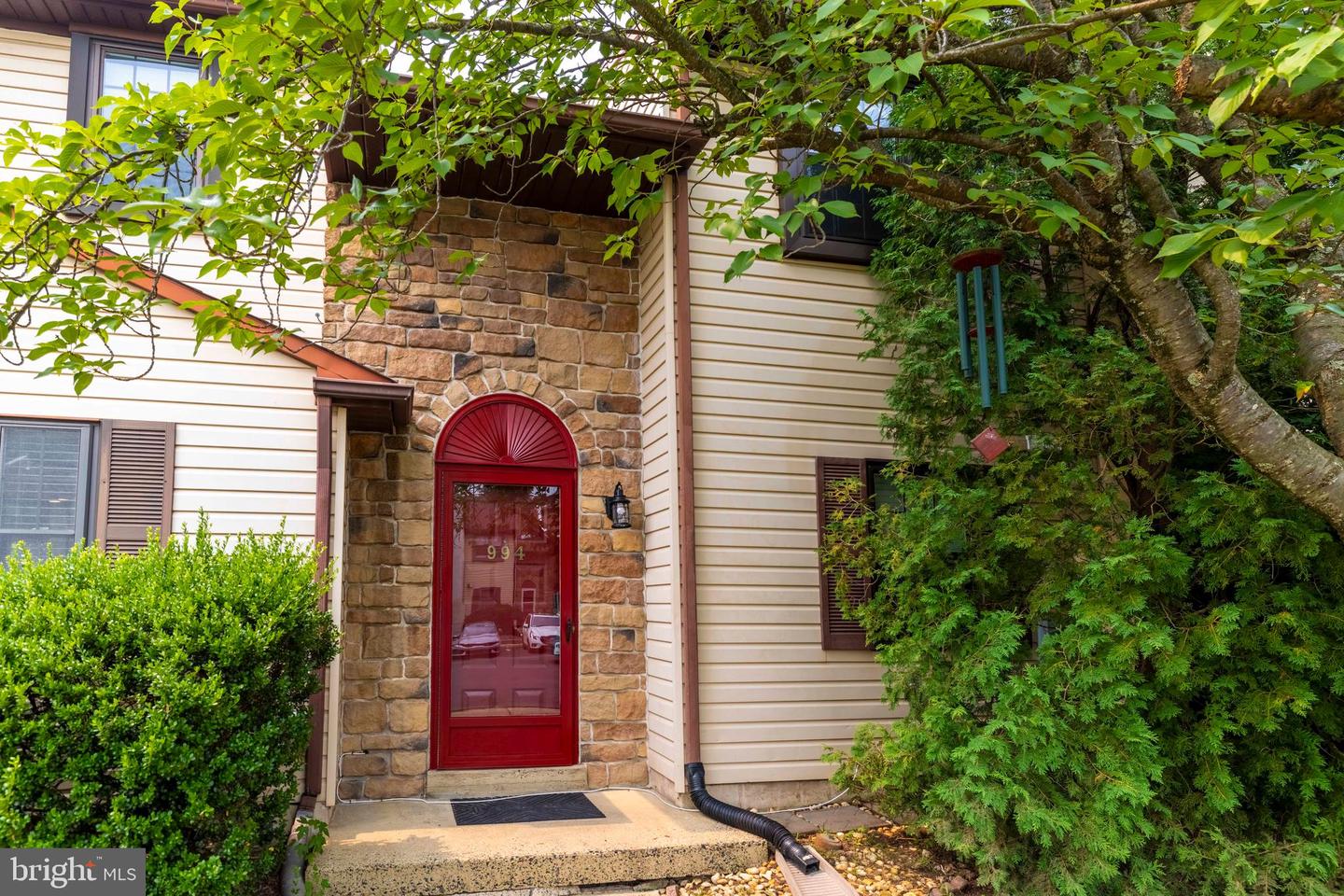 994 Bancroft Place
