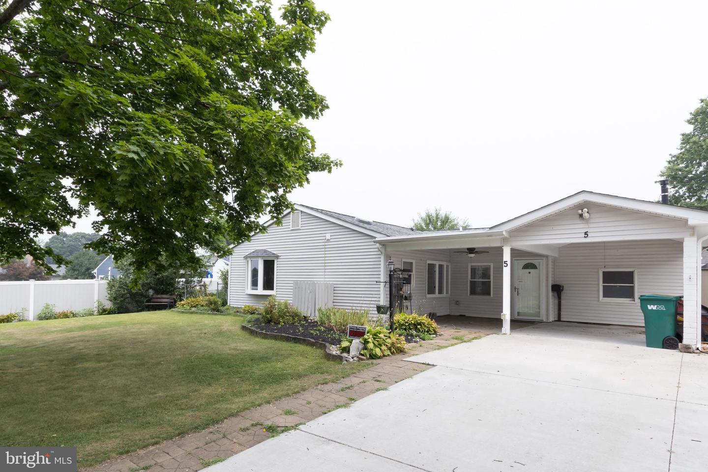 5 Sweetbriar Lane