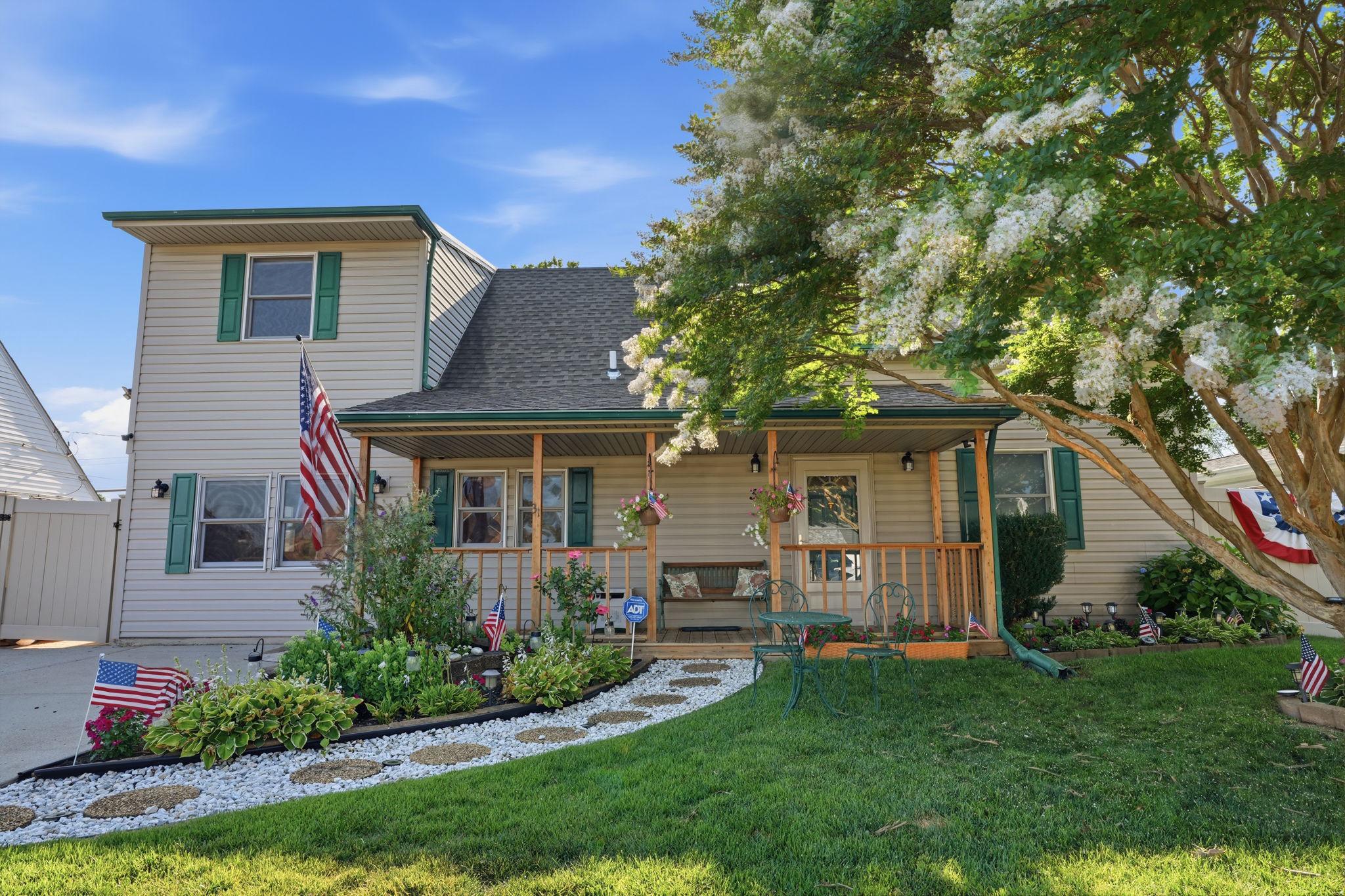 31 Narcissus Lane, Levittown