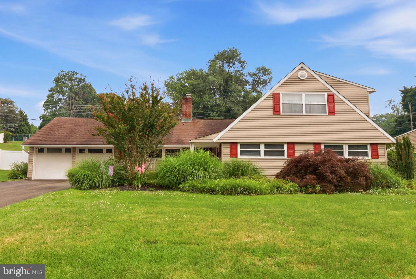 26 Forsythia Drive #N, Levittown