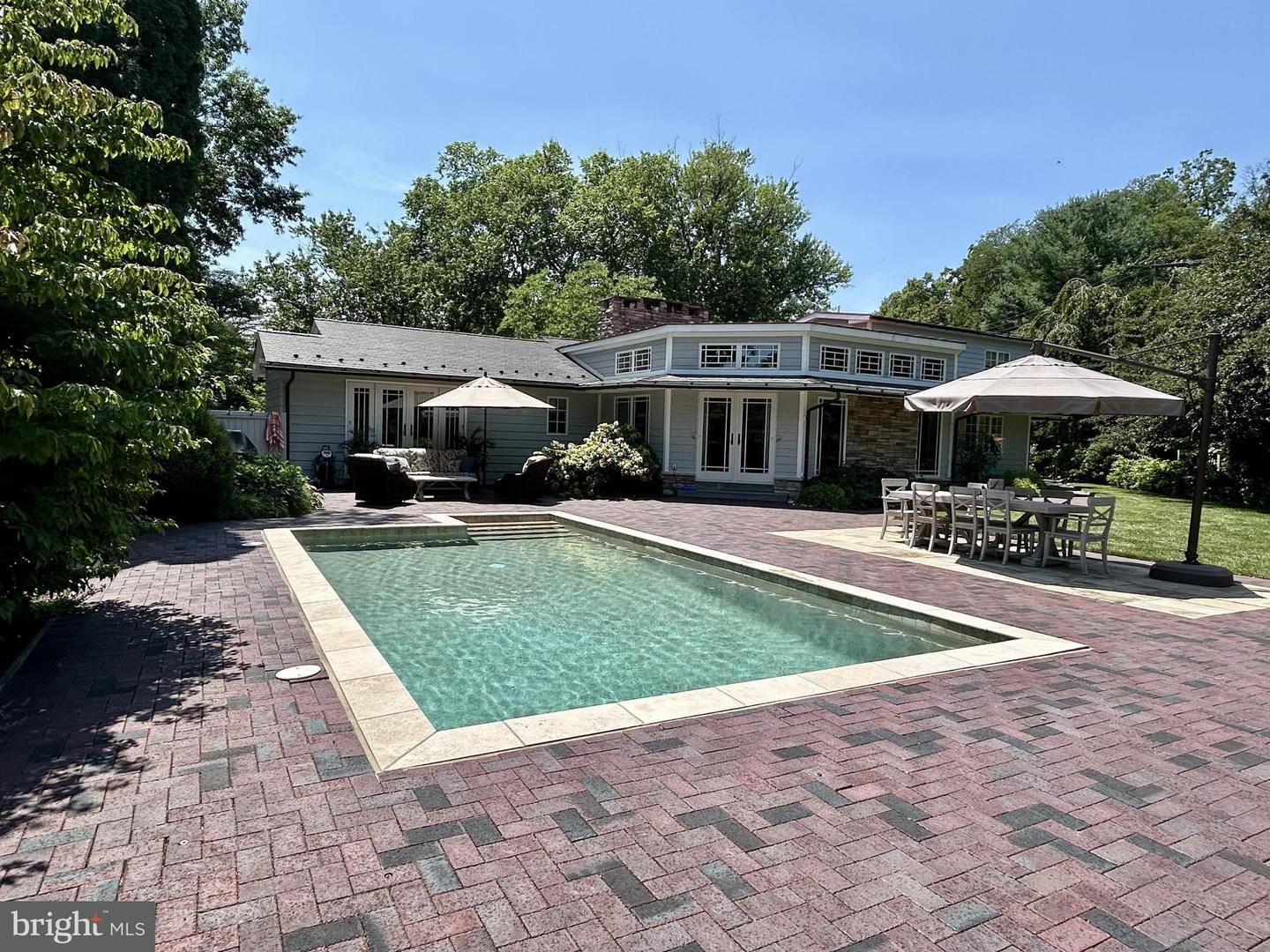 1 Country Club Lane