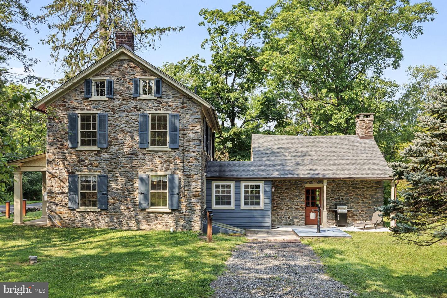 1067 W Thatcher Road