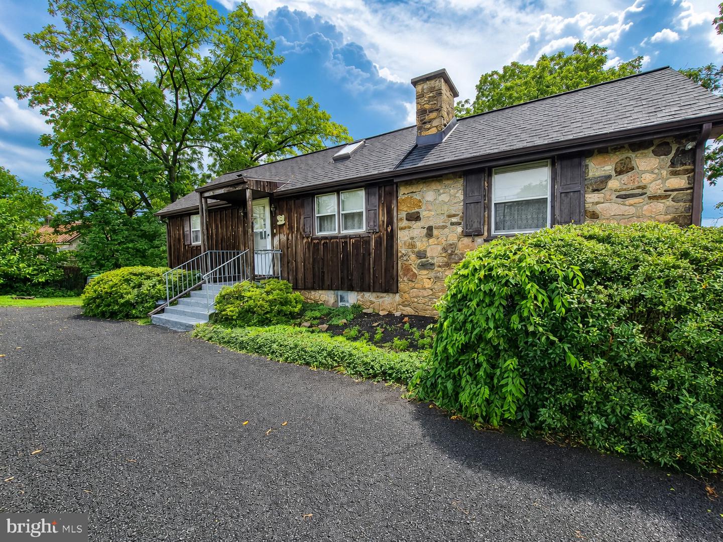 10 W Butler Avenue