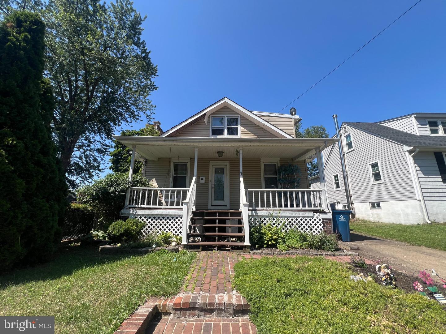 27 N Lafayette Avenue