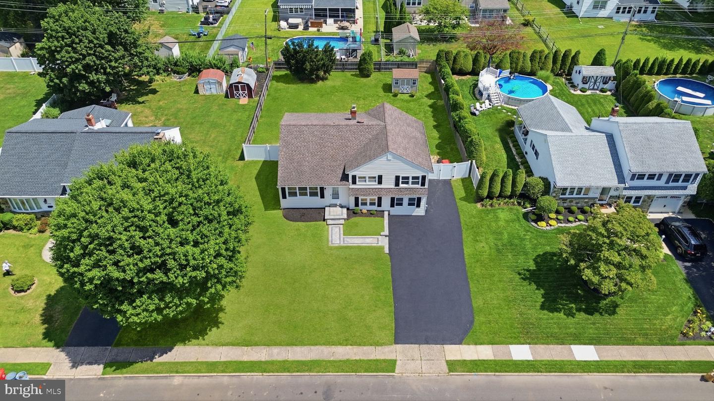 993 Riviera Road