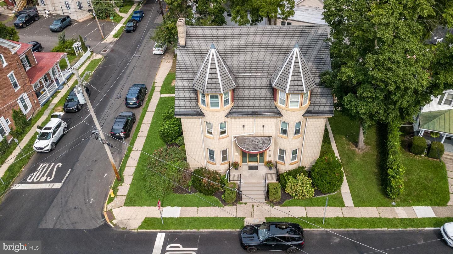 185 W Court Street #3