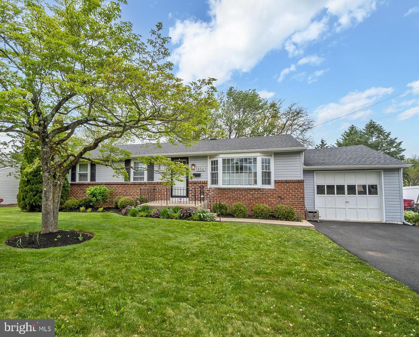 856 Roger Road