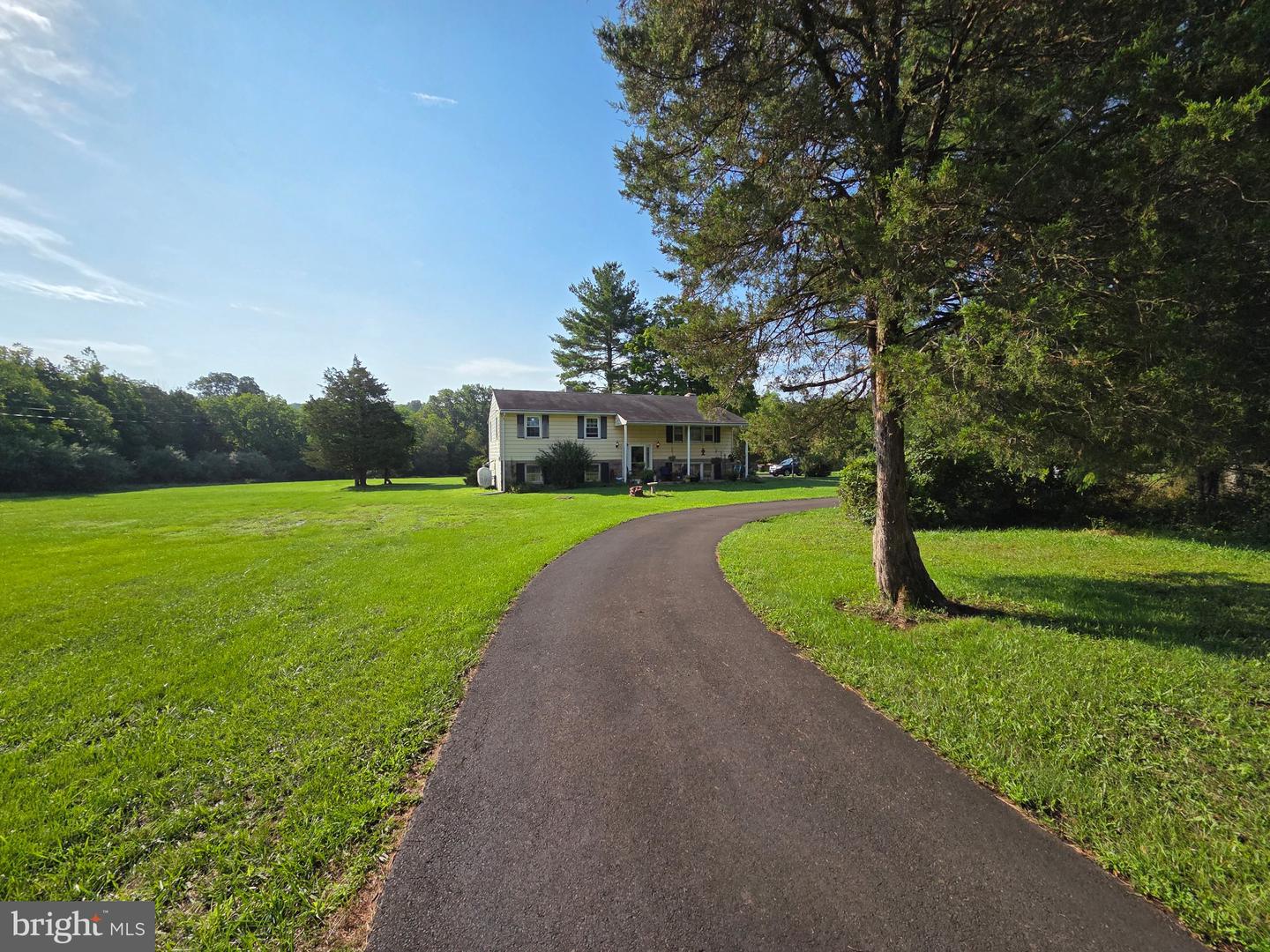 125 E Dark Hollow Road Road